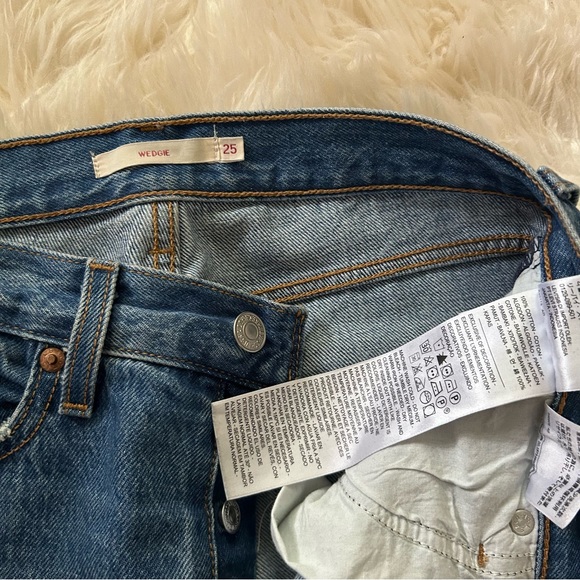 Levi’s wedgie jeans - Picture 2 of 3